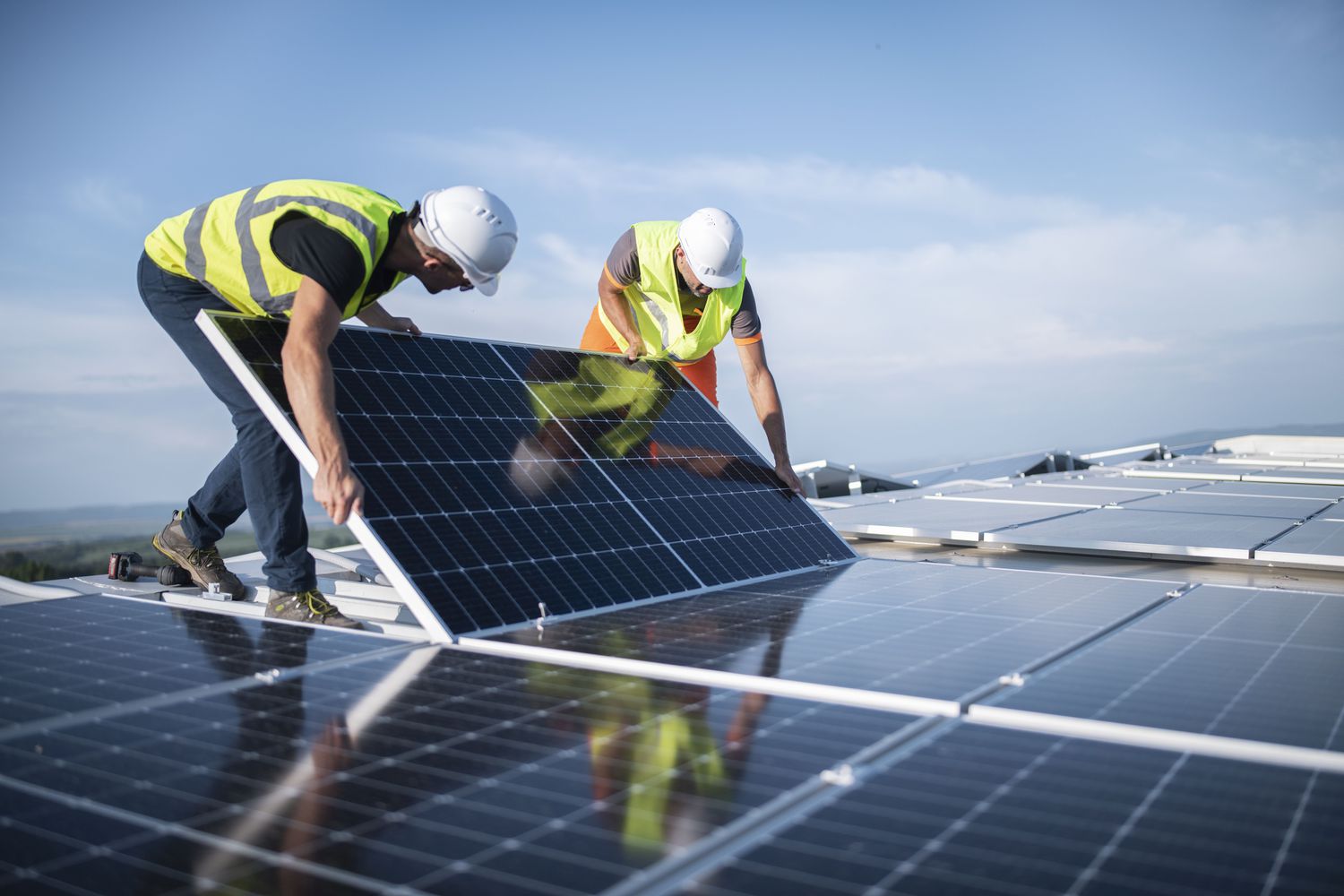 Sunny Industry, Cloudy Stocks: Navigating the Solar Paradox